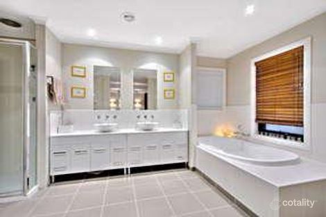 Property photo of 10 Emmaline Crescent Keysborough VIC 3173