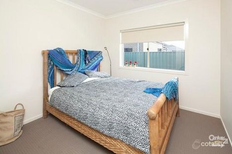 Property photo of 5 Moore Mews Pakenham VIC 3810