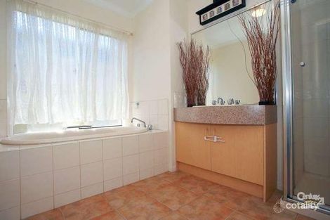 4 Blackmore Cl, Pakenham, VIC 3810