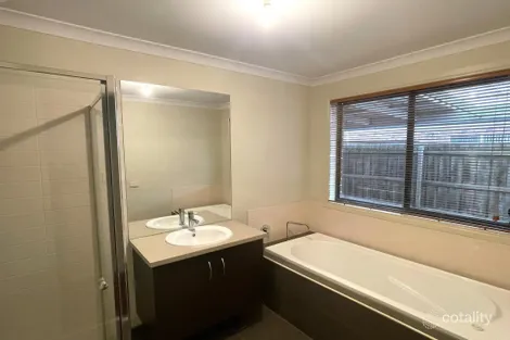Property photo of 5 Parnum Place Lynbrook VIC 3975