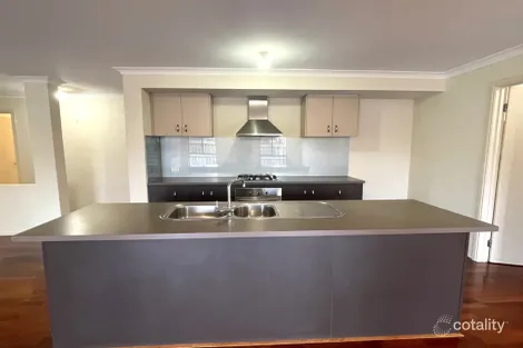 Property photo of 5 Parnum Place Lynbrook VIC 3975