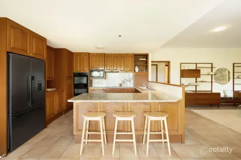 Property photo of 37 Corniche Place Brookfield QLD 4069