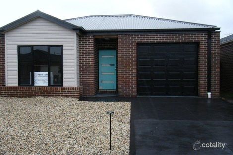 Property photo of 9 Millstream Pass Craigieburn VIC 3064