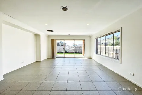 Property photo of 37 Foxley Crescent Mickleham VIC 3064