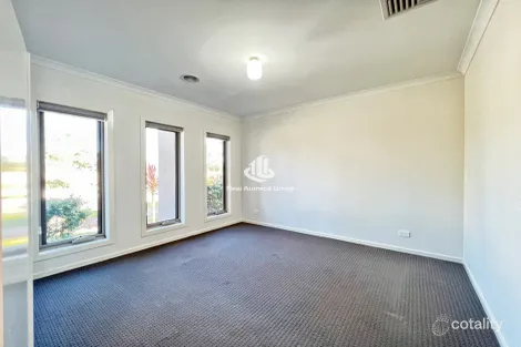 Property photo of 37 Foxley Crescent Mickleham VIC 3064