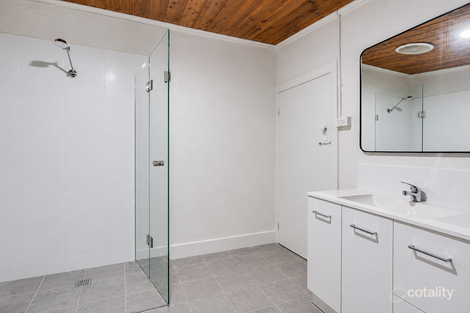 Property photo of 553 Roach Street Lavington NSW 2641