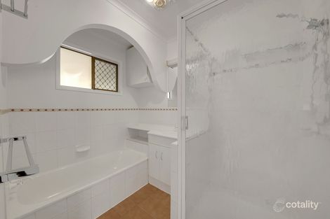 Property photo of 23 Illawarra Drive Kin Kora QLD 4680
