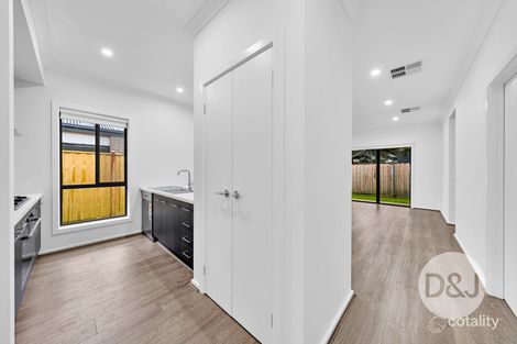 Property photo of 8 Robar Street Clyde VIC 3978