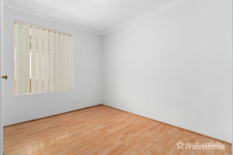 Property photo of 32 Fairway Crescent Meadow Springs WA 6210