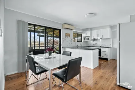 Property photo of 3 Raftery Street Centenary Heights QLD 4350