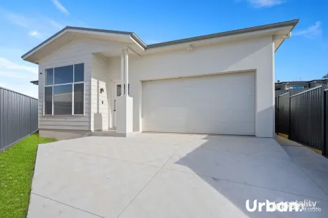 19 Strathmore Lane, Tahmoor, NSW 2573