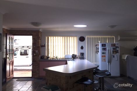 Property photo of 6 Latania Grove Warnbro WA 6169