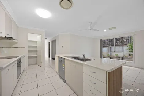 Property photo of 3 Karloom Close Kirkwood QLD 4680