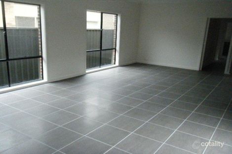 Property photo of 9 Millstream Pass Craigieburn VIC 3064