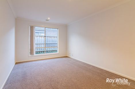 Property photo of 2 Islington Avenue Cranbourne North VIC 3977