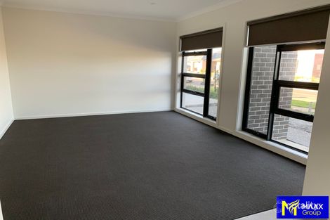 Property photo of 34 Abbeygate Drive Werribee VIC 3030