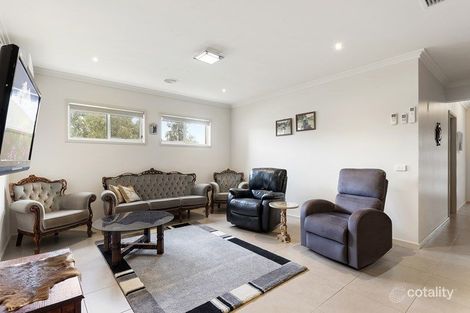 Property photo of 8 Elandra Drive Ascot VIC 3551