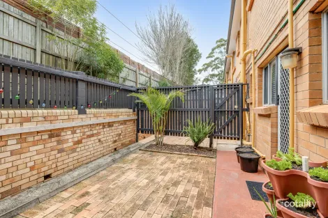 Property photo of 2/18 Glendower Street Mount Lofty QLD 4350