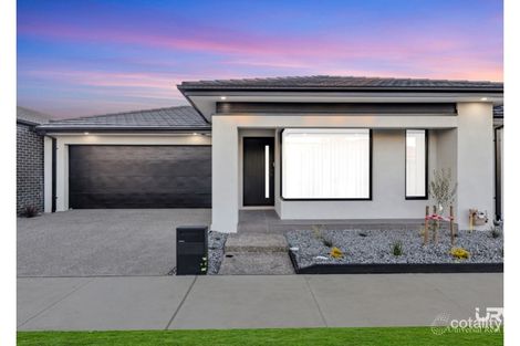 Property photo of 12 Caldera Street Donnybrook VIC 3064