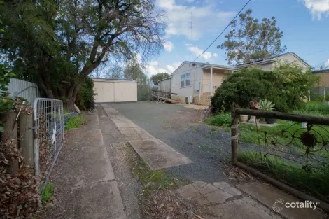 Property photo of 40 Essington Avenue Clare SA 5453
