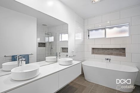 Property photo of 2 Beebe Street Flora Hill VIC 3550