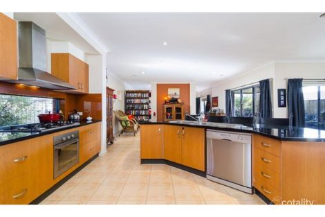 Property photo of 11 Nottingham Crescent Tarneit VIC 3029