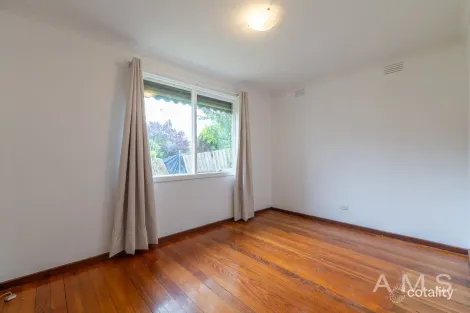 Property photo of 39 Dover Street Albanvale VIC 3021