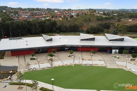 Property photo of 21 St Luke Way Carnes Hill NSW 2171