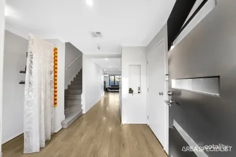 Property photo of 9 Allunga Way Werribee VIC 3030