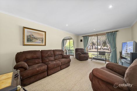 Property photo of 4 Sterry Place Wanniassa ACT 2903