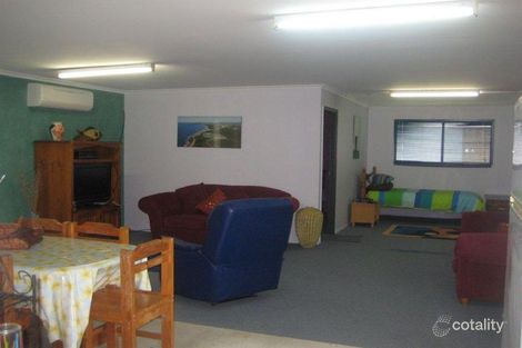 Property photo of 16 Ocean Drive Ilbilbie QLD 4738