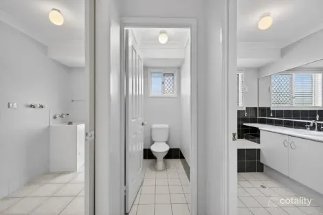 Property photo of 13 Carpenter Way Sandstone Point QLD 4511
