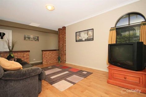 Property photo of 10 Lindsay Way Padbury WA 6025