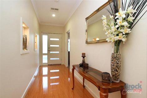 Property photo of 2 Bradbury Court Hallett Cove SA 5158