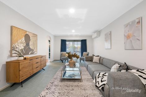 Property photo of 8 Maverick Close Doncaster VIC 3108