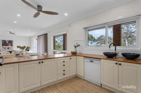 Property photo of 1 Dover Court Somers VIC 3927