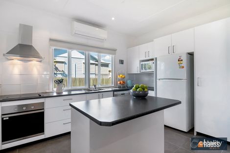 Property photo of 16 Calston Street Oxley QLD 4075
