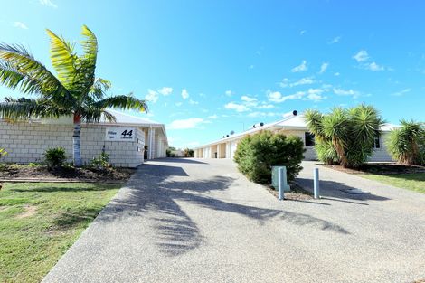 Property photo of 1/44 Lakeside Drive Emerald QLD 4720