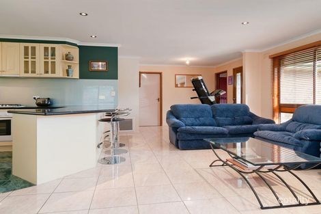 Property photo of 4 Bristol Crescent Lilydale VIC 3140