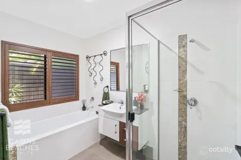 Property photo of 4 Savaii Close Palm Cove QLD 4879