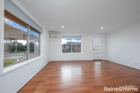 Property photo of 1/25 Worcester Road Gisborne VIC 3437
