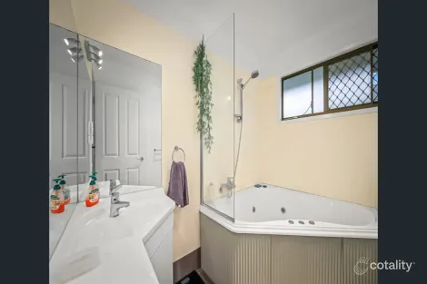 Property photo of 1 Satellite Court Mudgeeraba QLD 4213