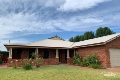 Property photo of 19A Carnoustie Drive Dubbo NSW 2830