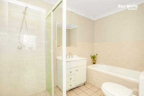 Property photo of 23/11-13 Fourth Avenue Blacktown NSW 2148