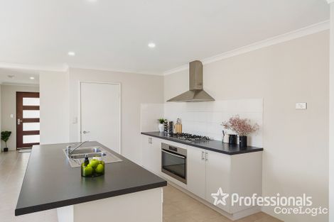 Property photo of 6 Roubion Gardens Yalyalup WA 6280