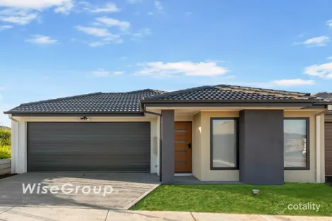 3 BALCONY ST, PAKENHAM, VIC 3810