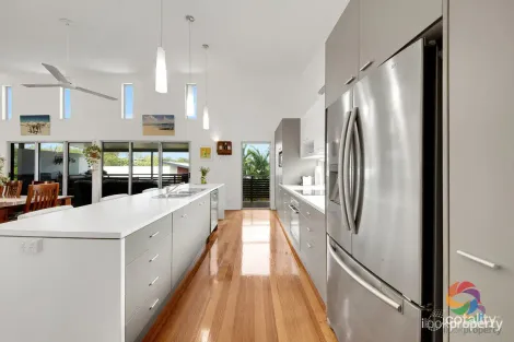 Property photo of 33 Lighthouse Drive Boyne Island QLD 4680