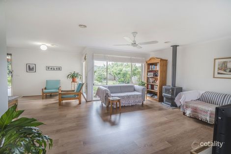 Property photo of 13 Volantis Crescent Roxburgh Park VIC 3064