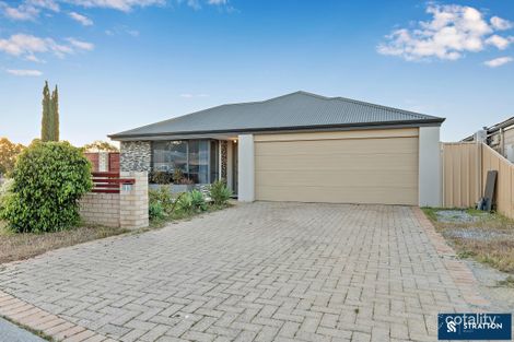 15 Nutmeg Pl, Wattle Grove, WA 6107