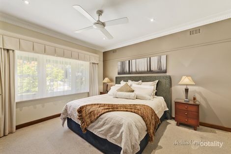 Property photo of 34 Shady Grove Nunawading VIC 3131